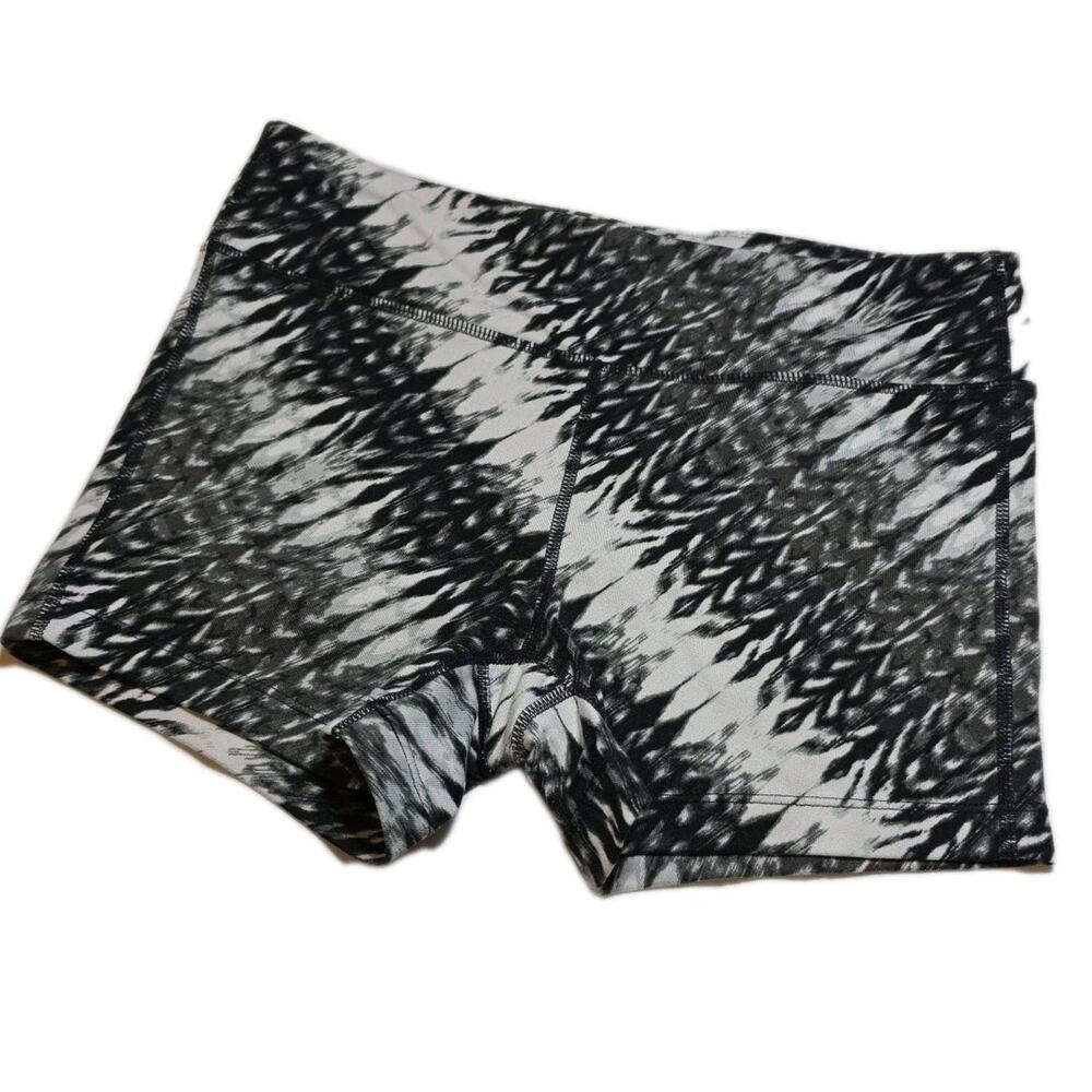 Athleta Black Tight Booty Workout Shorts Womens Size S Hidden Pocket No Ride Up